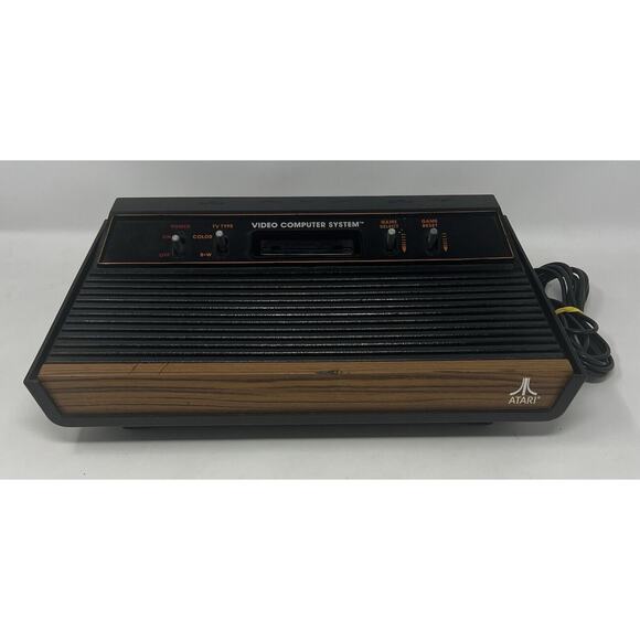 Atari 2600 4 Switch Model Woodgrain UNTESTED AS IS. - Picture 1 of 9